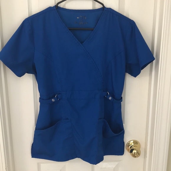Cherokee Other - Cherokee Luxe Scrub Top